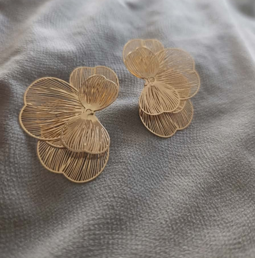 Brincos Maxiflor Texturizados em Aço Inoxidável Dourado